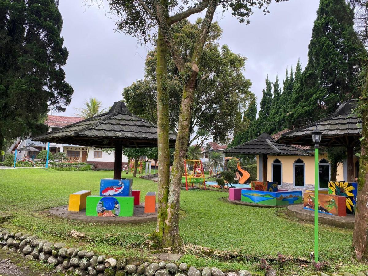 Hotel Puspa Sari Ciater Eksteriør bilde
