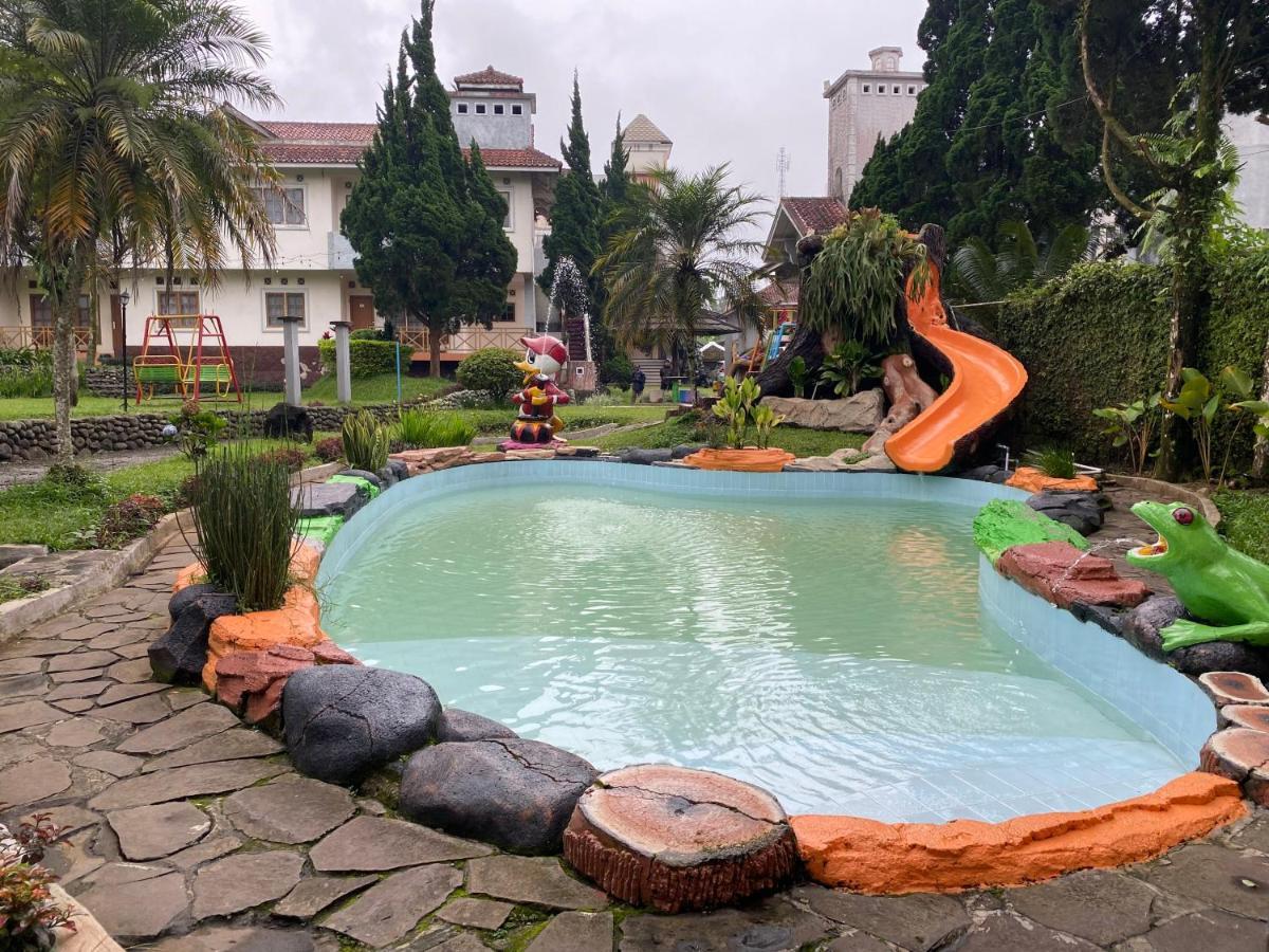 Hotel Puspa Sari Ciater Eksteriør bilde