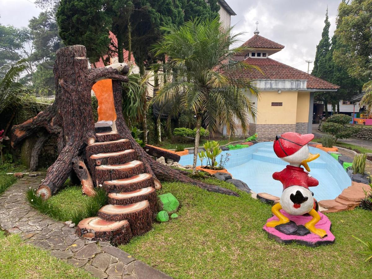 Hotel Puspa Sari Ciater Eksteriør bilde