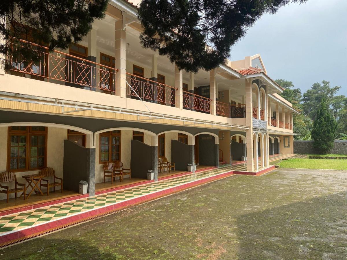 Hotel Puspa Sari Ciater Eksteriør bilde