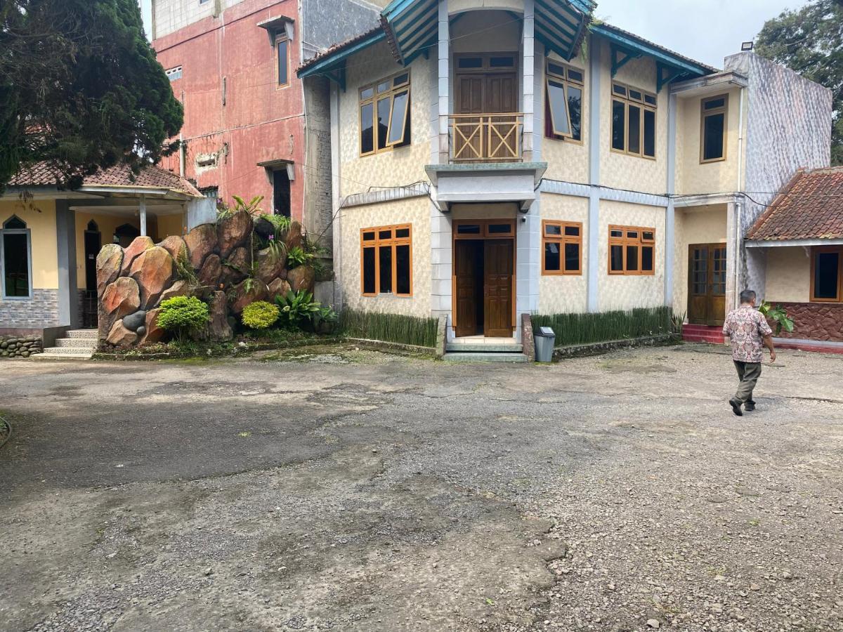 Hotel Puspa Sari Ciater Eksteriør bilde