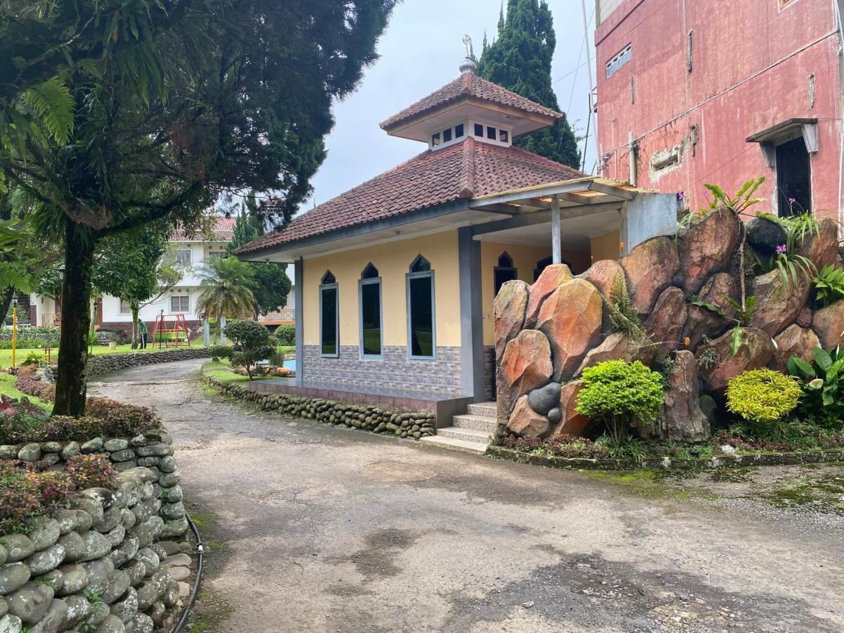 Hotel Puspa Sari Ciater Eksteriør bilde